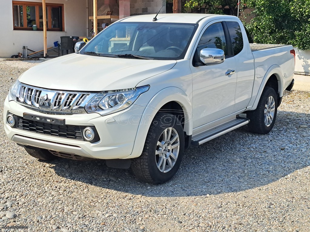 MITSUBISHI L200 2016