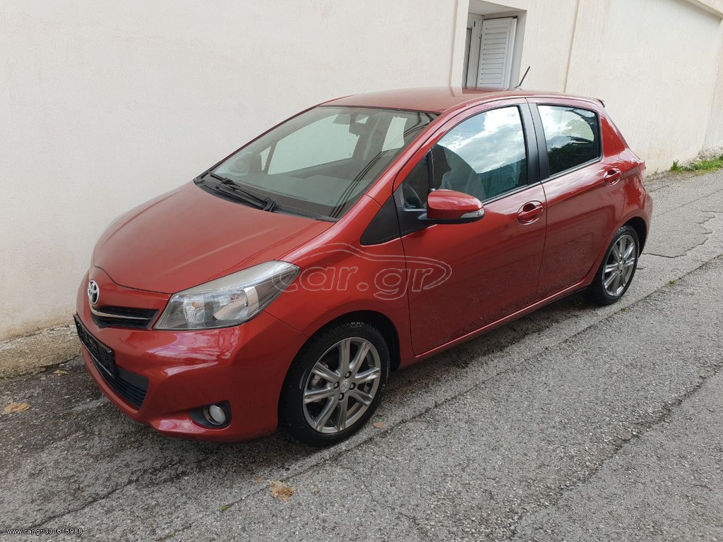TOYOTA YARIS 2011