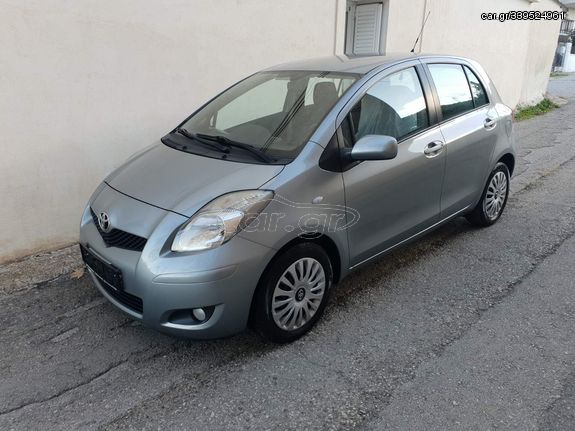TOYOTA YARIS 2011