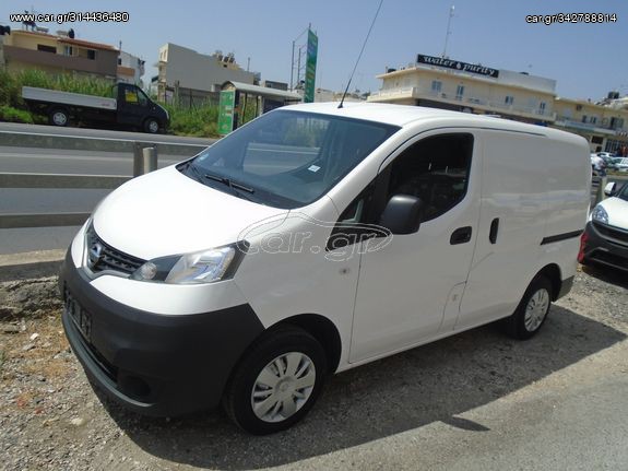 NISSAN NV200 2019