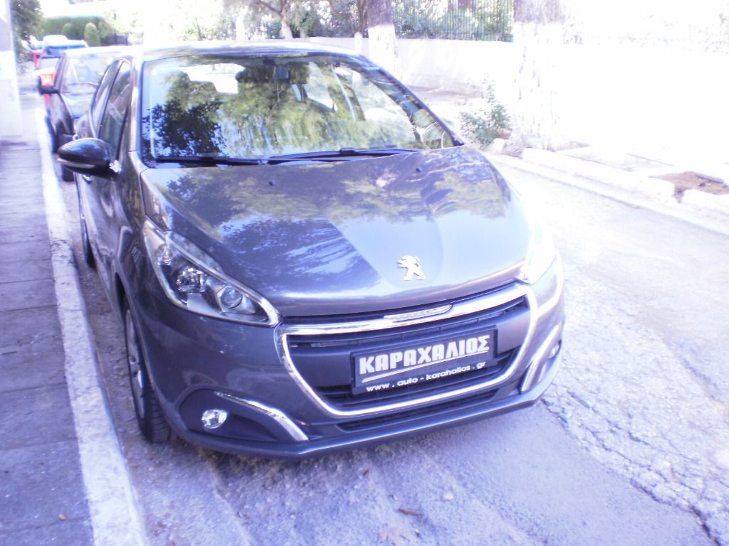PEUGEOT 208 2020