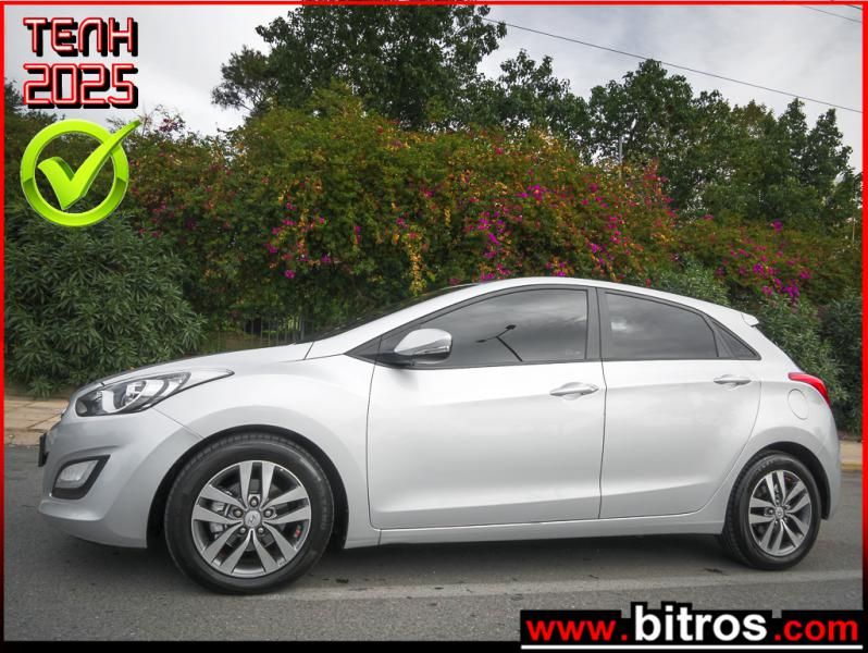 HYUNDAI i30 2012