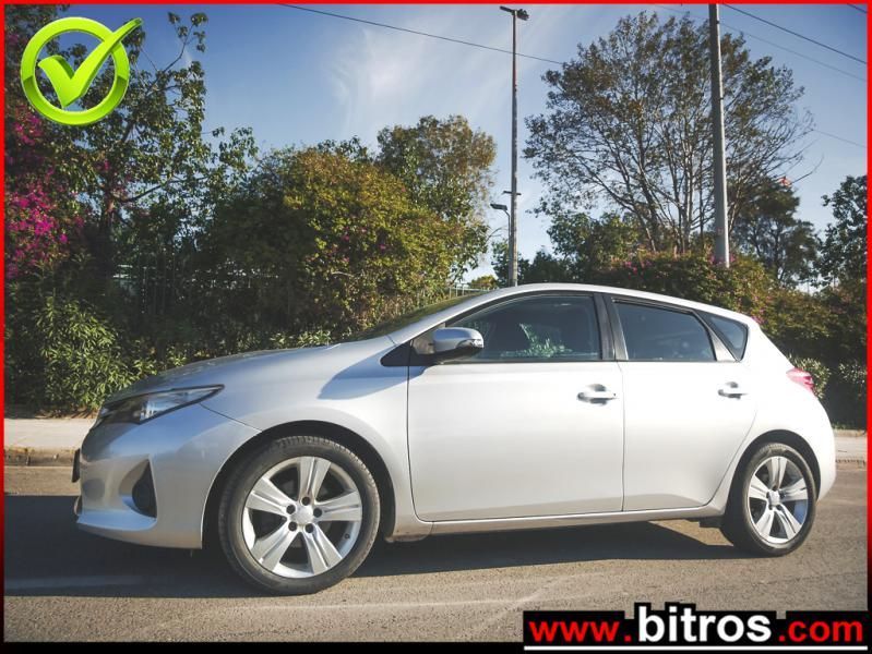 TOYOTA AURIS 2013