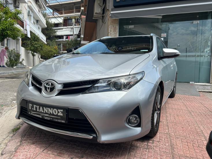 TOYOTA AURIS 2015
