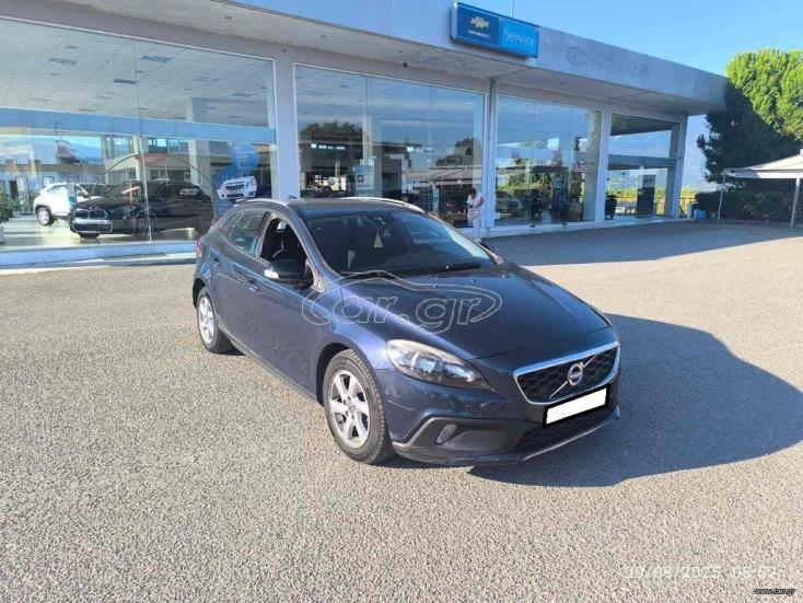 VOLVO V40 CROSS COUNTRY 2013