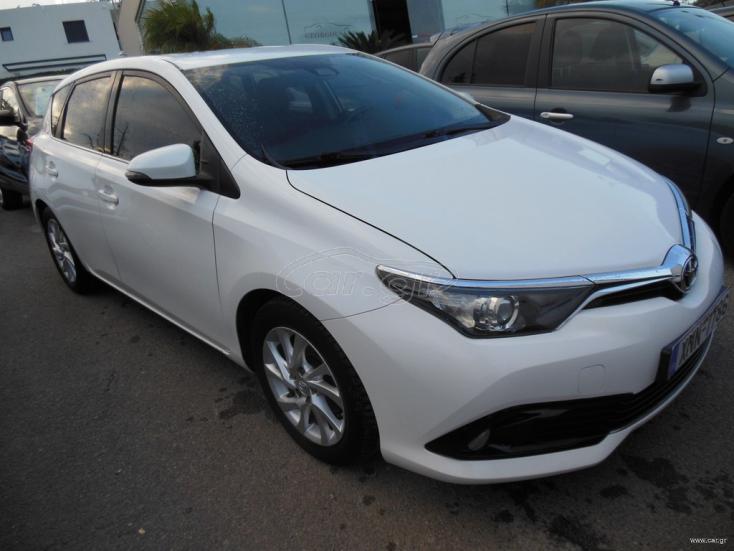 TOYOTA AURIS 2017