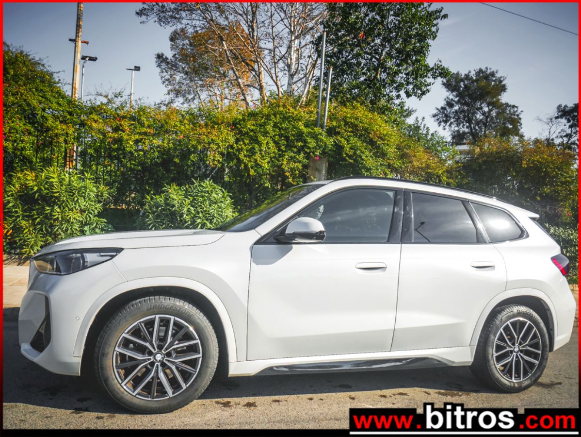 BMW  iX1        2023