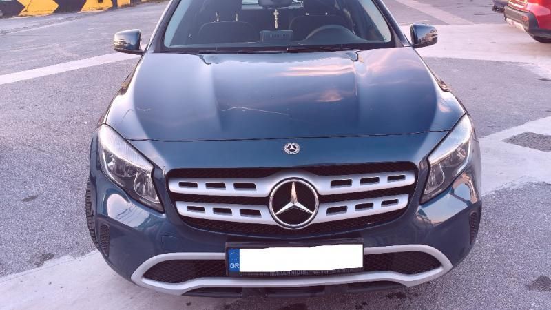 MERCEDES GLA 180 2020