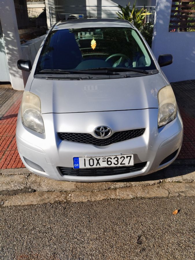 TOYOTA YARIS 2011