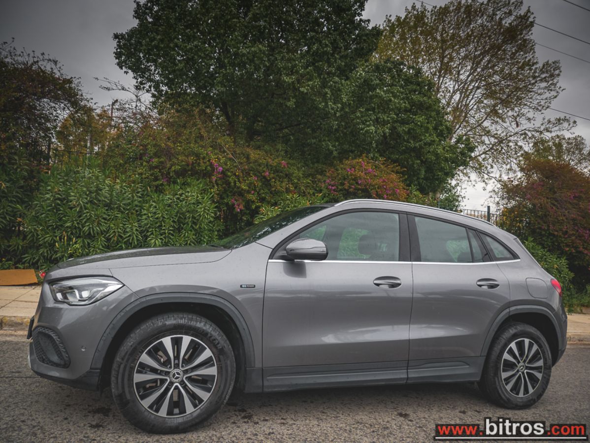 MERCEDES GLA  2022