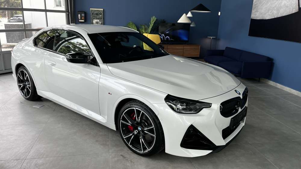 BMW M240i 2025