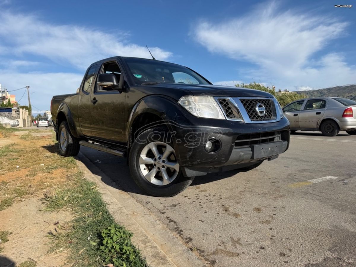 NISSAN NAVARA 2011