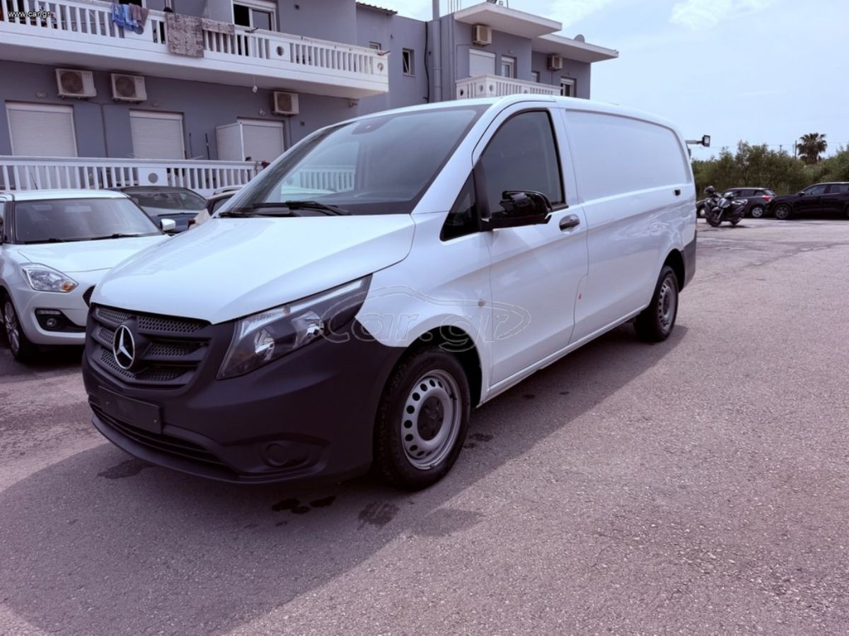 MERCEDES VITO 2022