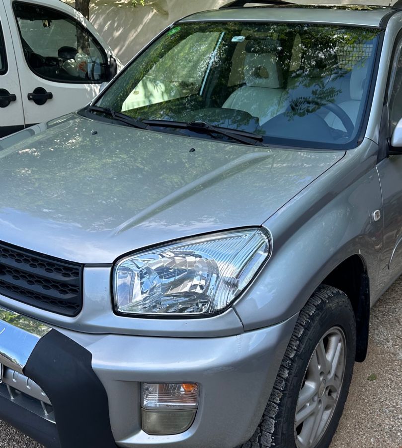 TOYOTA RAV4 2002