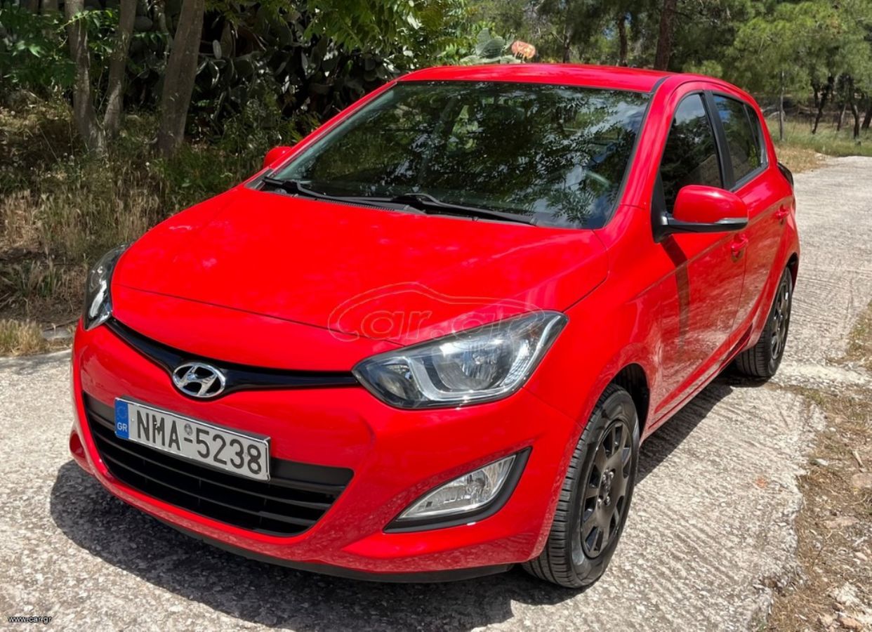 HYUNDAI i20 2013
