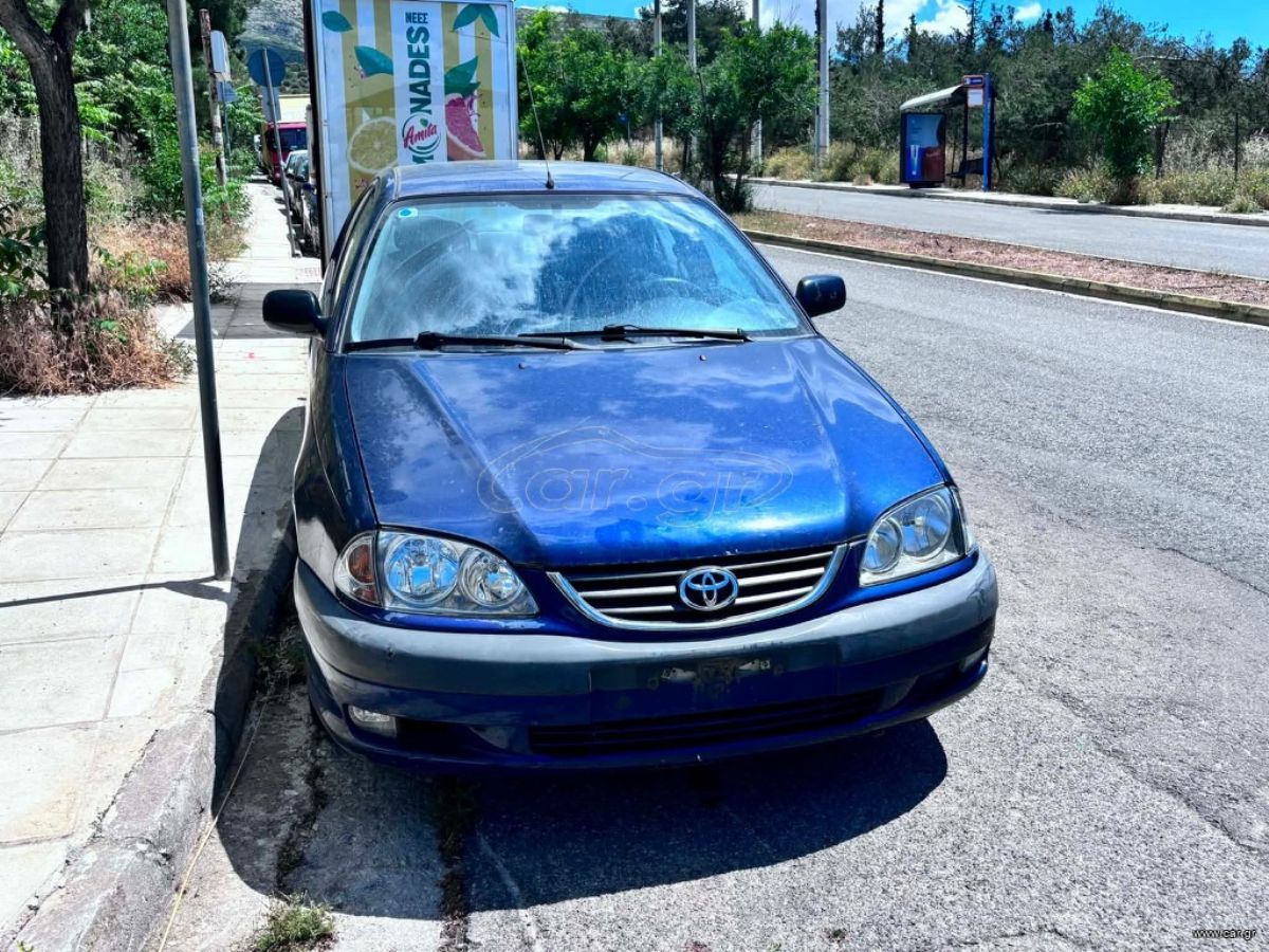 TOYOTA AVENSIS 2002