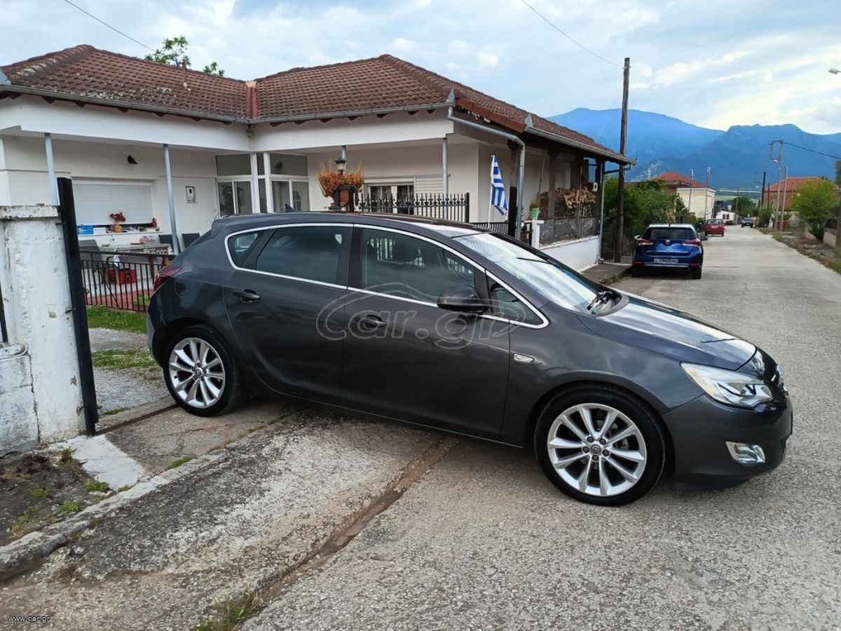 OPEL ASTRA 2011