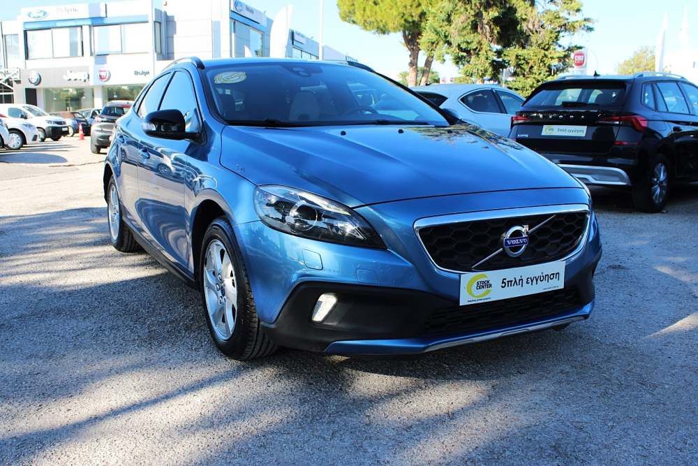 VOLVO V40 CROSS COUNTRY 2015